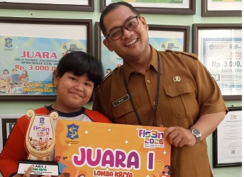 Selamat atas prestasi yang di raih Juara 1 Lomba Kriya FLS3N